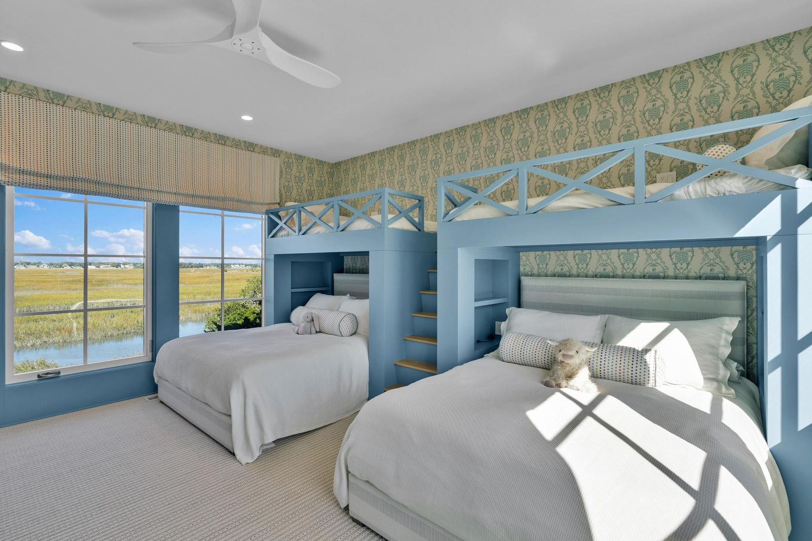 Bunk room with built-in bunks